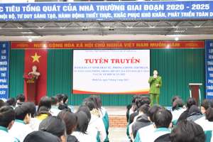 TRƯỜNG THPT BÌNH GIA PHỐI HỢP VỚI CÔNG AN HUYỆN  TỔ CHỨC TUYÊN TRUYỀN CÔNG TÁC ANTT, PCTP, ATGT