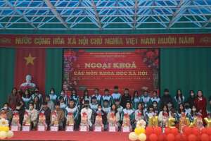 Trường THPT Bình Gia tổ chức chương trình "Tết nhân ái" Xuân Giáp Thìn 2024.