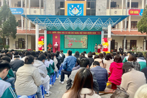 Hoạt động ngoại khóa với chủ đề "Xuân Quê hương - Tết Đoàn viên"