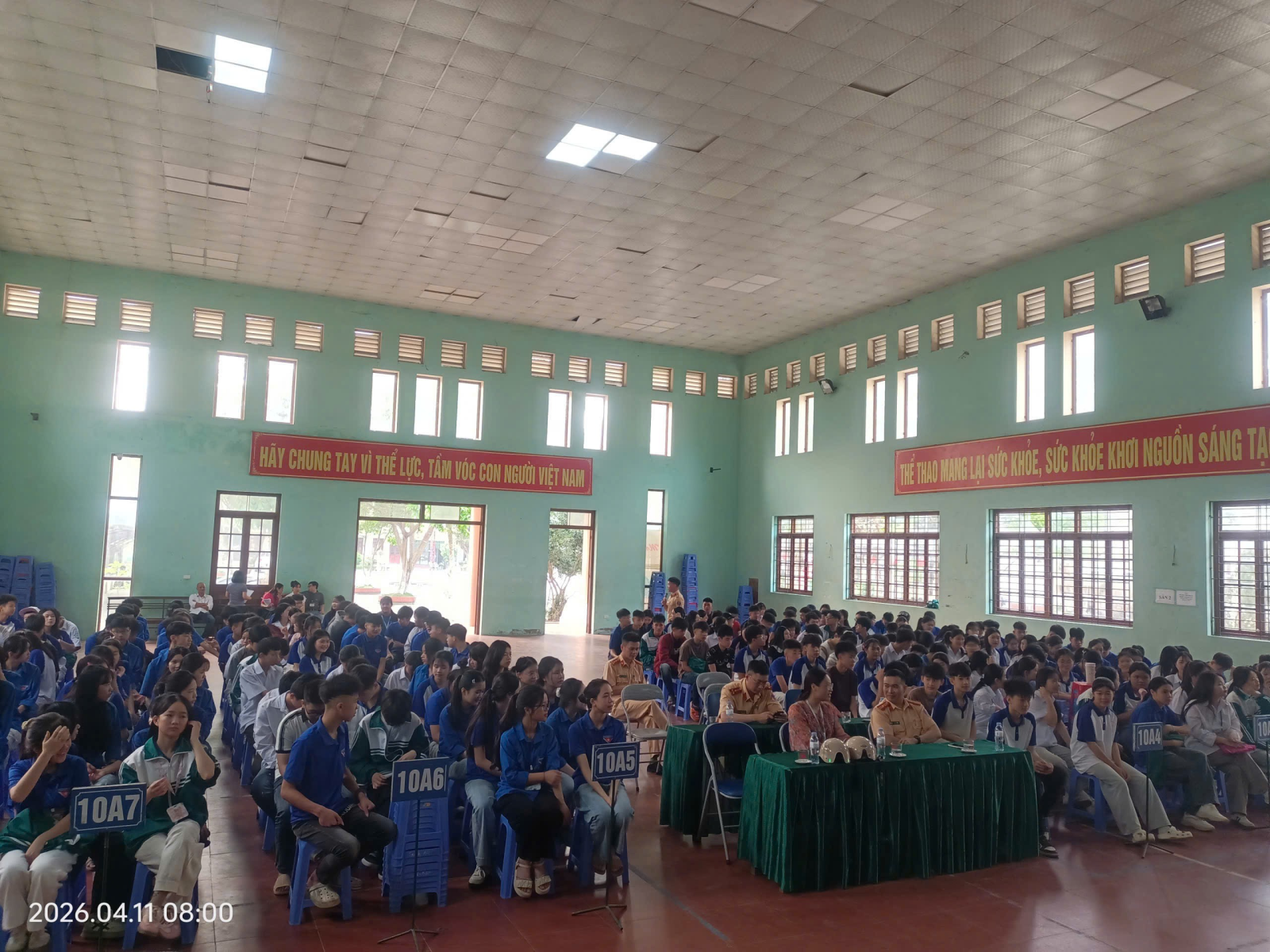 Truyền thông lái xe an toàn cho học sinh lớp 10 trường THPT Bình Gia